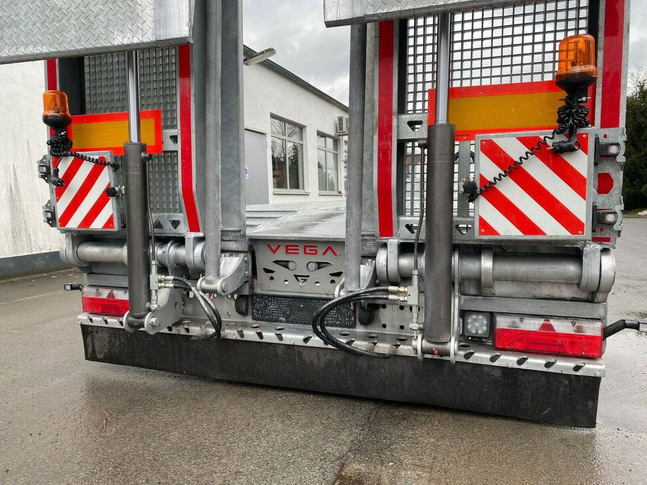 Semi-remorque surbaissé VEGA Verzinkt+LIFT+LENKACHSE+LED: photos 6