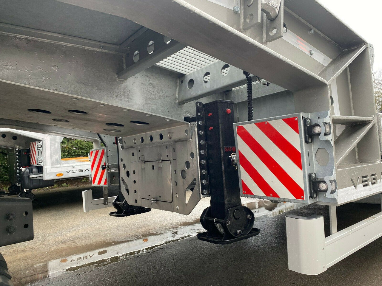 Semi-remorque surbaissé VEGA Verzinkt+LIFT+LENKACHSE+LED: photos 10