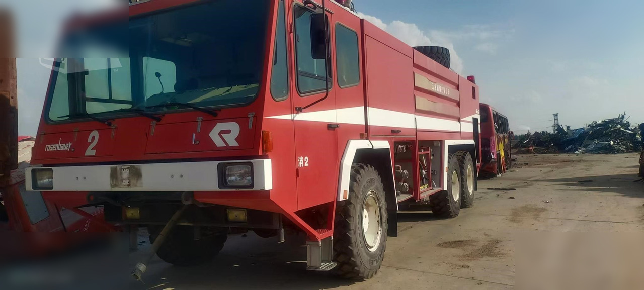 1995 ROSENBAUER FOX - Camion de pompier: photos 1 1995 ROSENBAUER FOX - Camion de pompier: photos 1