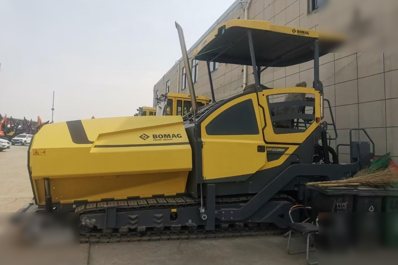 2021 BOMAG BF880C - Finisseur: photos 1 2021 BOMAG BF880C - Finisseur: photos 1