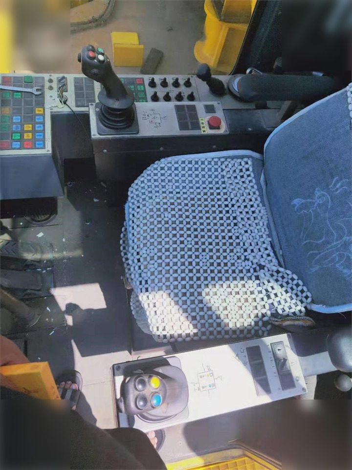 1994 LIEBHERR LHM1200HD - Autre matériel: photos 5 1994 LIEBHERR LHM1200HD - Autre matériel: photos 5