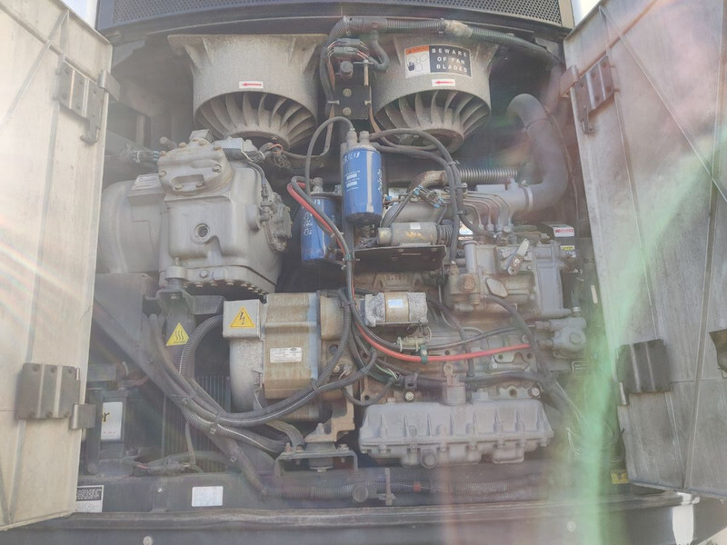 CARRIER VECTOR 1800MT REFRIGERATION UNIT / KÜLMASEADE - Carrosserie frigorifique: photos 3 CARRIER VECTOR 1800MT REFRIGERATION UNIT / KÜLMASEADE - Carrosserie frigorifique: photos 3