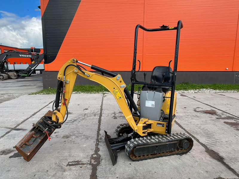 Caterpillar 300.9 D TILT / 3 BUCKETS - Mini pelle: photos 2 Caterpillar 300.9 D TILT / 3 BUCKETS - Mini pelle: photos 2