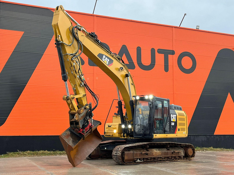 Caterpillar 326 FL 3D / ROTOTILT / AC / CENTRAL LUBRICATION / AUXILIARY HEATER - Pelle sur chenille: photos 1 Caterpillar 326 FL 3D / ROTOTILT / AC / CENTRAL LUBRICATION / AUXILIARY HEATER - Pelle sur chenille: photos 1