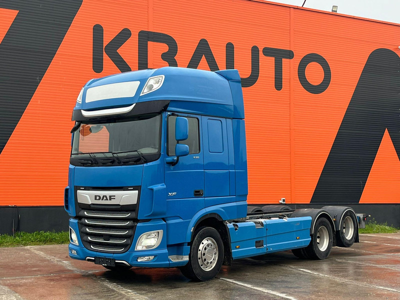 DAF XF 530 6x2 PTO / CHASSIS L=6074 mm - Châssis cabine: photos 1 DAF XF 530 6x2 PTO / CHASSIS L=6074 mm - Châssis cabine: photos 1