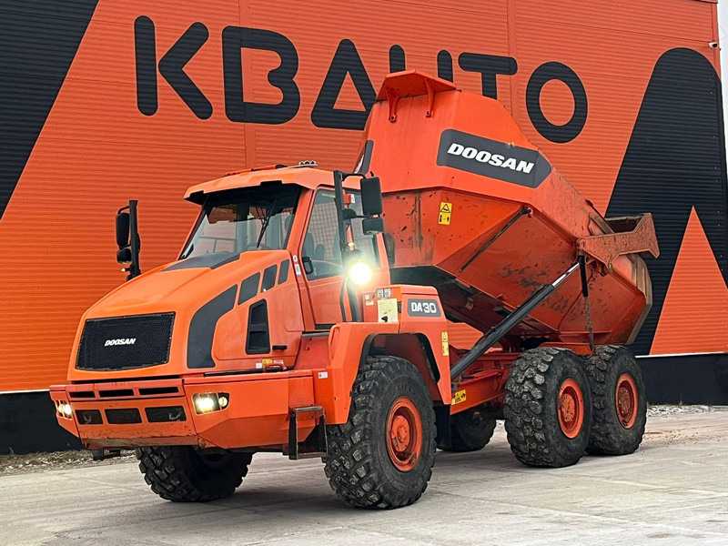 Doosan DA 30 6x6 AC / CENTRAL LUBRICATION / NO ADBLUE / NO DPF - Tombereau articulé: photos 1 Doosan DA 30 6x6 AC / CENTRAL LUBRICATION / NO ADBLUE / NO DPF - Tombereau articulé: photos 1