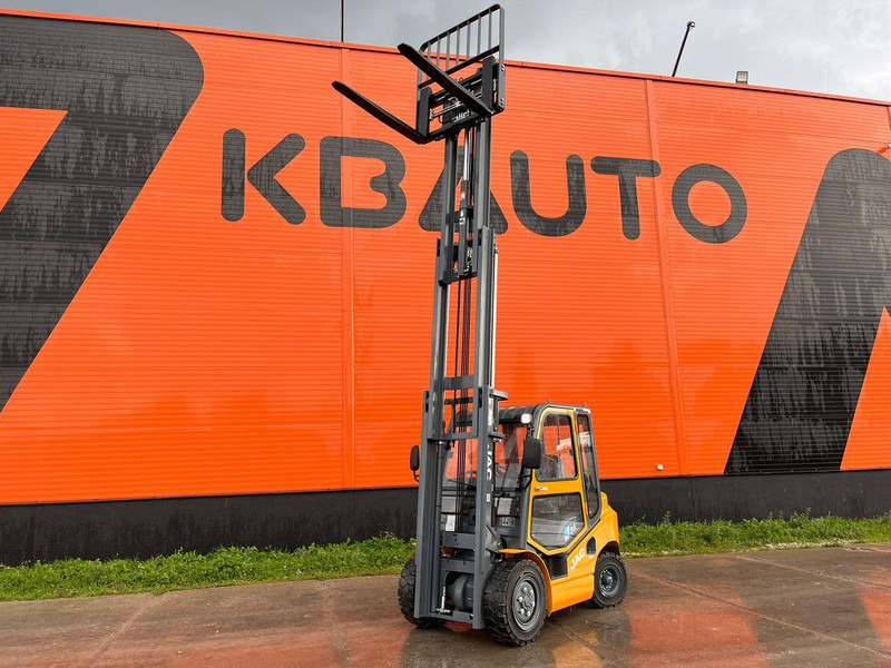 Jac CPCD 35 J NEW ! / RATED CAPACITY 3500 kg / LIFTING HEIGHT 4800 mm - Chariot élévateur diesel: photos 1 Jac CPCD 35 J NEW ! / RATED CAPACITY 3500 kg / LIFTING HEIGHT 4800 mm - Chariot élévateur diesel: photos 1