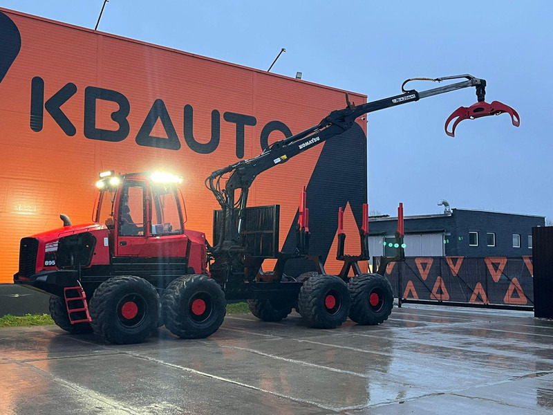 Komatsu 895 8x8 LOADFLEX / CRANE 165F - Remorque forestière: photos 1 Komatsu 895 8x8 LOADFLEX / CRANE 165F - Remorque forestière: photos 1