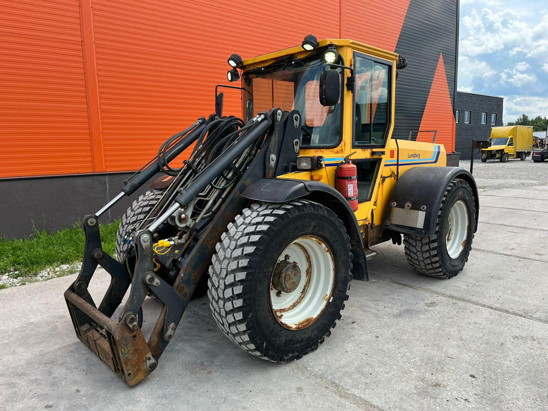LUNDBERG 6200 LSE 4x4 AC - Chargeuse sur pneus: photos 2 LUNDBERG 6200 LSE 4x4 AC - Chargeuse sur pneus: photos 2