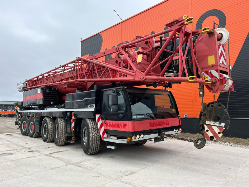 Liebherr LTM 1220-5.2 10x6 MAX. LIFTING CAPACITY 220 ton / MAX. LIFTING HEIGHT 101 m - Grue mobile: photos 4 Liebherr LTM 1220-5.2 10x6 MAX. LIFTING CAPACITY 220 ton / MAX. LIFTING HEIGHT 101 m - Grue mobile: photos 4