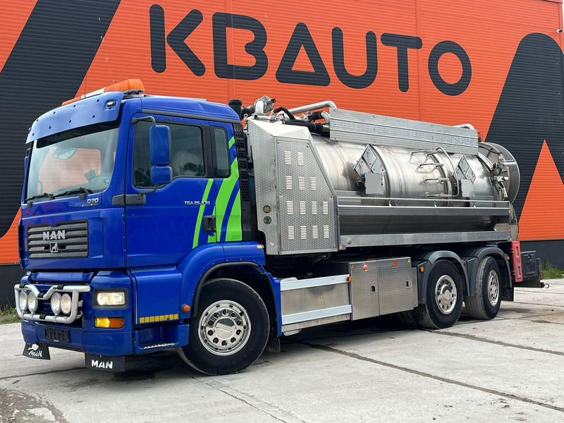 MAN TGA 26.430 6x2*4 TANK 13700 l / VACUUM MORO PM200R - 2283 hours / PRESSURE Pratissoli KF38 - 40 l/min - 150 bar - Camion hydrocureur: photos 1 MAN TGA 26.430 6x2*4 TANK 13700 l / VACUUM MORO PM200R - 2283 hours / PRESSURE Pratissoli KF38 - 40 l/min - 150 bar - Camion hydrocureur: photos 1