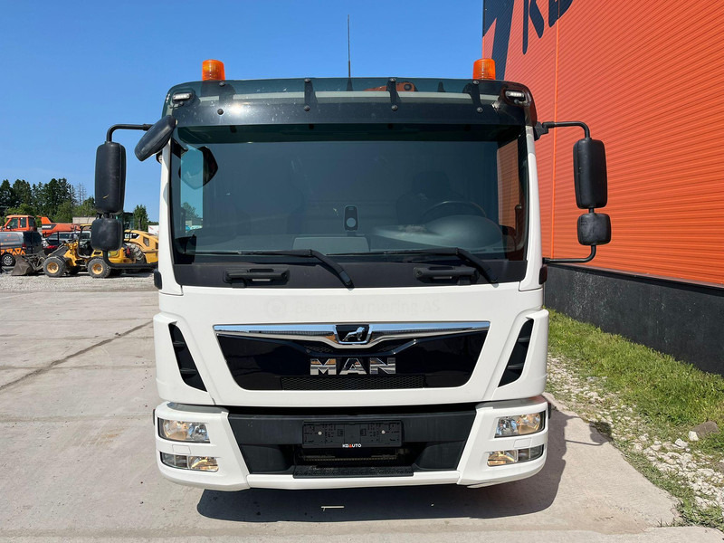 MAN TGL 8.190 4x2 EFFER 80.2/2S / PLATFORM L=5250 mm - Camion plateau, Camion grue: photos 3 MAN TGL 8.190 4x2 EFFER 80.2/2S / PLATFORM L=5250 mm - Camion plateau, Camion grue: photos 3