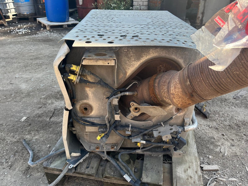 Mercedes-Benz ACTROS MP4 KATALYSATOR A0054900712 - Catalyseur pour Camion: photos 4 Mercedes-Benz ACTROS MP4 KATALYSATOR A0054900712 - Catalyseur pour Camion: photos 4