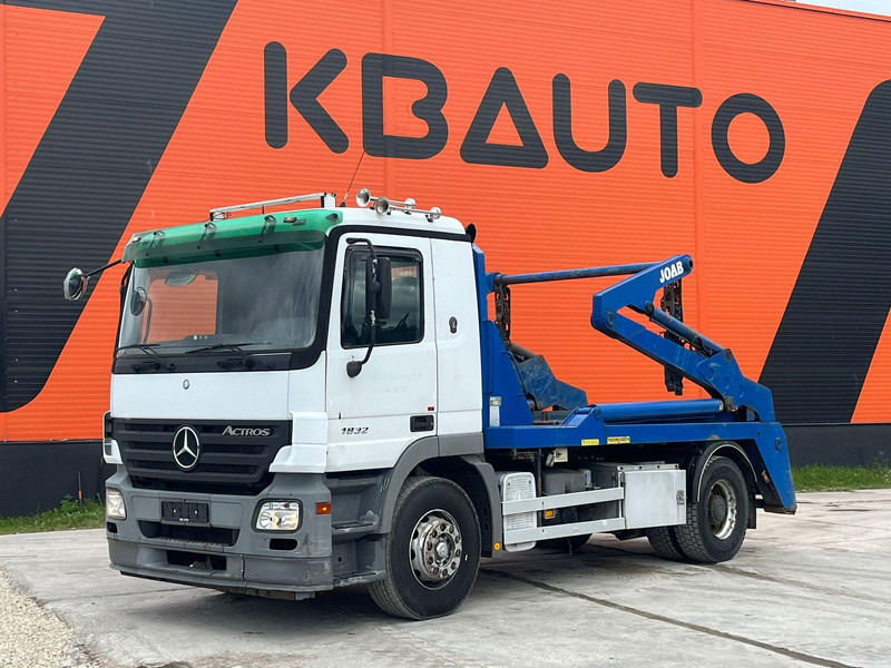 Mercedes-Benz Actros 1832 4x2 JOAB HL 14 U - Camion multibenne: photos 1 Mercedes-Benz Actros 1832 4x2 JOAB HL 14 U - Camion multibenne: photos 1