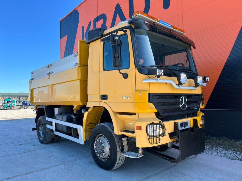 Mercedes-Benz Actros 1841 4x4 SNOW PLOW EQUIPMENT / UNDERBODY SCRAPER / BOX L=4495 mm - Camion benne: photos 4 Mercedes-Benz Actros 1841 4x4 SNOW PLOW EQUIPMENT / UNDERBODY SCRAPER / BOX L=4495 mm - Camion benne: photos 4