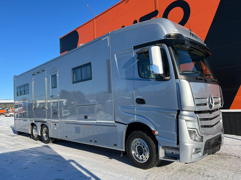 Mercedes-Benz Actros 2551 STX 6x2*4 - Camion chevaux: photos 2 Mercedes-Benz Actros 2551 STX 6x2*4 - Camion chevaux: photos 2