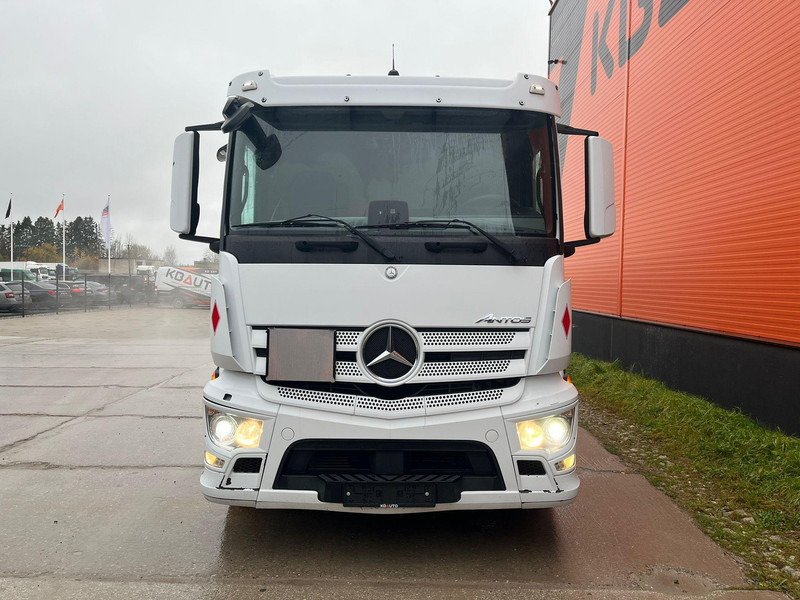Mercedes-Benz Antos 2543 6x2*4 LIFTABLE BOX ROOF / BOX L=7773 mm - Camion fourgon: photos 2 Mercedes-Benz Antos 2543 6x2*4 LIFTABLE BOX ROOF / BOX L=7773 mm - Camion fourgon: photos 2