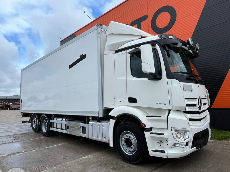 Mercedes-Benz Antos 2545 6x2*4 THERMOKING CO2 / BOX L=8427 mm - Camion frigorifique: photos 4 Mercedes-Benz Antos 2545 6x2*4 THERMOKING CO2 / BOX L=8427 mm - Camion frigorifique: photos 4
