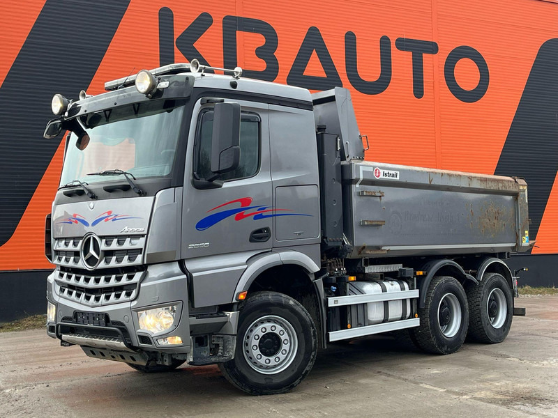 Mercedes-Benz Arocs 2658 6x4 COMBI / RETARDER / FULL STEEL / BOX L=4435 mm - Camion benne: photos 1 Mercedes-Benz Arocs 2658 6x4 COMBI / RETARDER / FULL STEEL / BOX L=4435 mm - Camion benne: photos 1