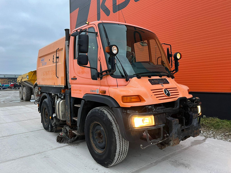 Mercedes-Benz UNIMOG U 300 4x4 TRILETY SK / 6918 hours - Balayeuse de voirie: photos 4 Mercedes-Benz UNIMOG U 300 4x4 TRILETY SK / 6918 hours - Balayeuse de voirie: photos 4