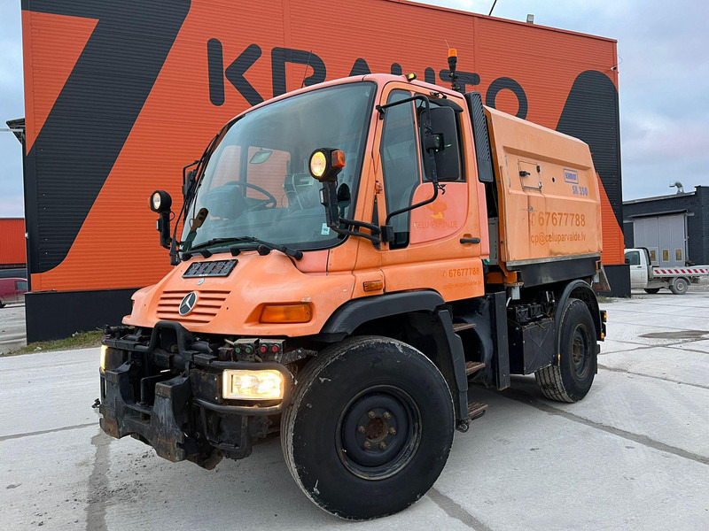 Mercedes-Benz UNIMOG U 300 4x4 TRILETY SK / 6918 hours - Balayeuse de voirie: photos 2 Mercedes-Benz UNIMOG U 300 4x4 TRILETY SK / 6918 hours - Balayeuse de voirie: photos 2