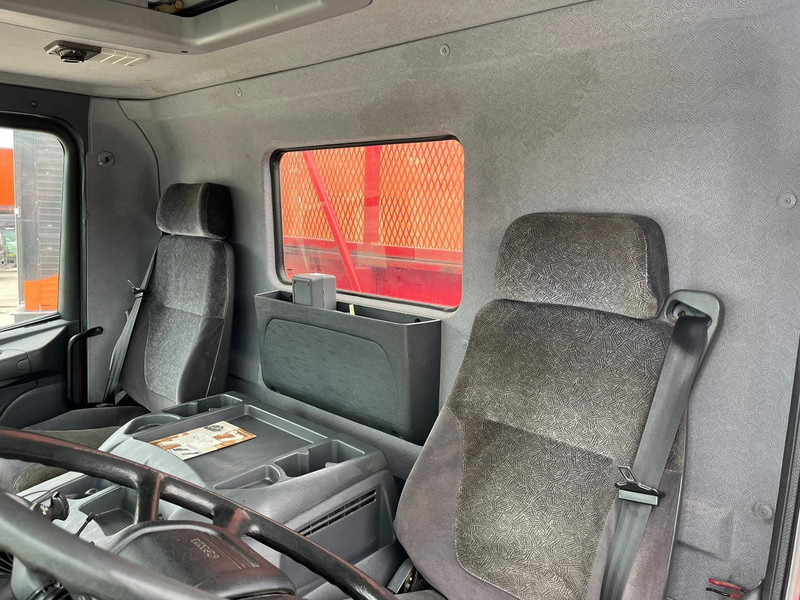 Camion benne Scania P 340 4x4 FULL STEEL / BOX L=4406 mm: photos 18 Camion benne Scania P 340 4x4 FULL STEEL / BOX L=4406 mm: photos 18