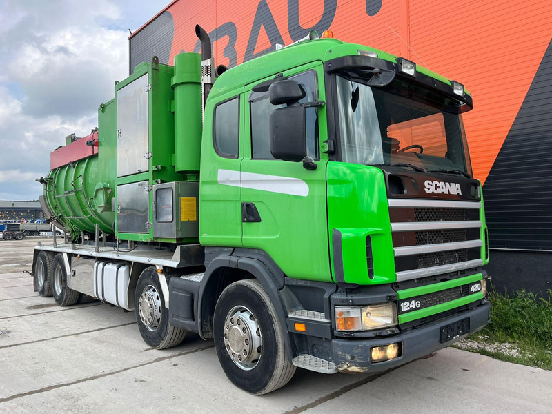 Scania R124 8x4 TANK 12000 l / VACUUM Disab P210/9 - 7800 m3/h / 1182 hours - Camion hydrocureur: photos 3 Scania R124 8x4 TANK 12000 l / VACUUM Disab P210/9 - 7800 m3/h / 1182 hours - Camion hydrocureur: photos 3