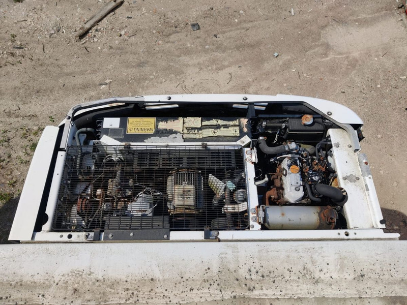 THERMO KING TS-300 REFRIGERATION UNIT / KÜLMASEADE - Carrosserie frigorifique: photos 3 THERMO KING TS-300 REFRIGERATION UNIT / KÜLMASEADE - Carrosserie frigorifique: photos 3