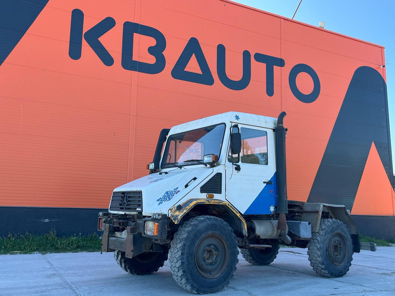 Mercedes-Benz Unimog U130 4x4 - Tracteur routier: photos 1 Mercedes-Benz Unimog U130 4x4 - Tracteur routier: photos 1