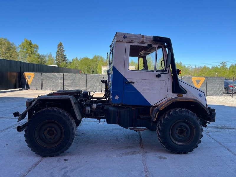 Mercedes-Benz Unimog U130 4x4 - Tracteur routier: photos 5 Mercedes-Benz Unimog U130 4x4 - Tracteur routier: photos 5