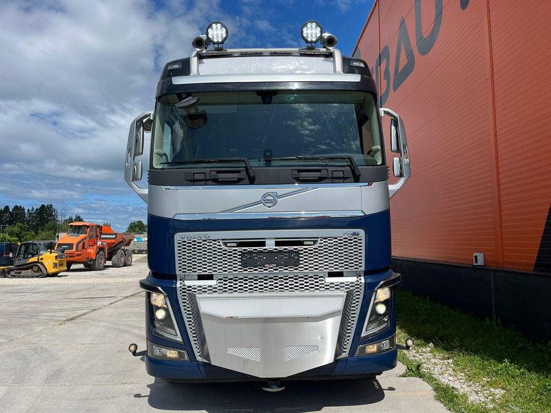 Volvo FH 16 650 8x2*6 HMF 6020K-RC + JIB / PLATFORM L=6344 mm - Camion plateau, Camion grue: photos 3 Volvo FH 16 650 8x2*6 HMF 6020K-RC + JIB / PLATFORM L=6344 mm - Camion plateau, Camion grue: photos 3