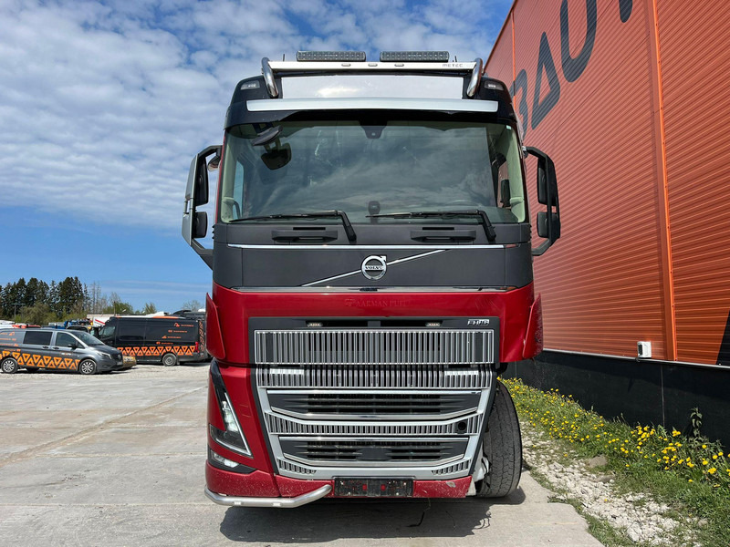 Volvo FH 16 750 8x4/4 DAMAGED ! - Camion grumier, Camion grue: photos 3 Volvo FH 16 750 8x4/4 DAMAGED ! - Camion grumier, Camion grue: photos 3