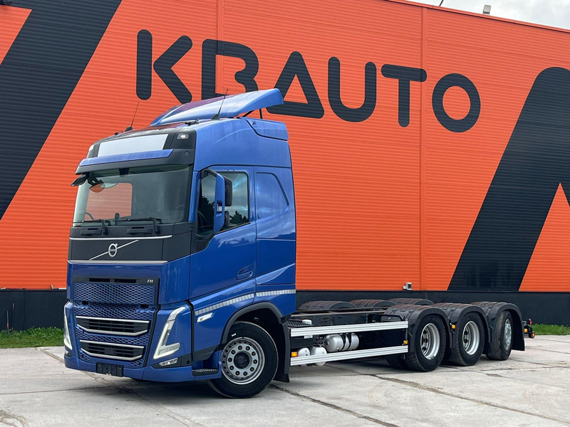 Volvo FH 500 8x4*4 GLOBE XL / RETARDER / CHASSIS L=7589 mm - Châssis cabine: photos 1 Volvo FH 500 8x4*4 GLOBE XL / RETARDER / CHASSIS L=7589 mm - Châssis cabine: photos 1