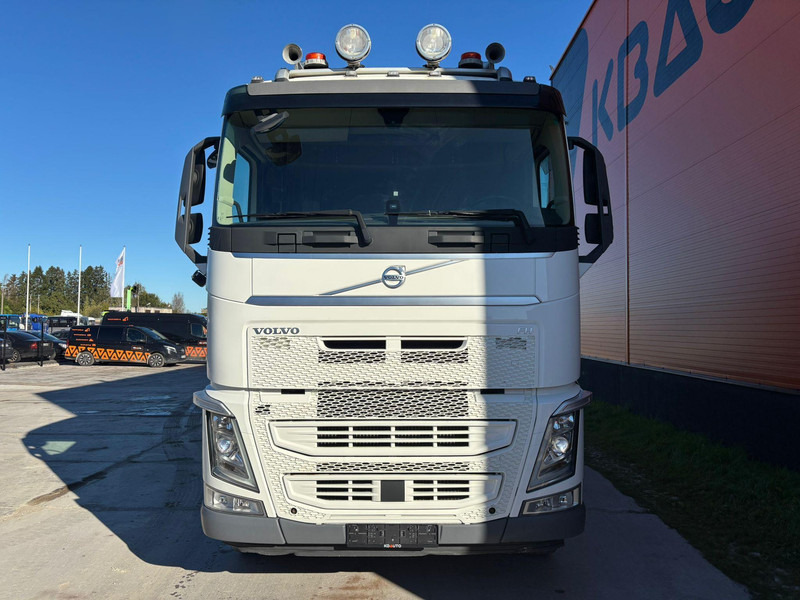 Volvo FH 500 8x4 INTERMIX 10 m3 + CHUTE / TANDEM AXLE LIFT - Camion malaxeur: photos 2 Volvo FH 500 8x4 INTERMIX 10 m3 + CHUTE / TANDEM AXLE LIFT - Camion malaxeur: photos 2