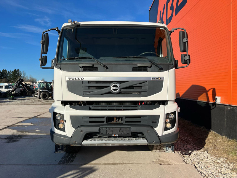Volvo FMX 420 6x6 FOR SALE AS CHASSIS / ONLY 18269 km ! / MANUAL / FULL STEEL / DRUM BRAKES / BIG AXLES - Châssis cabine: photos 2 Volvo FMX 420 6x6 FOR SALE AS CHASSIS / ONLY 18269 km ! / MANUAL / FULL STEEL / DRUM BRAKES / BIG AXLES - Châssis cabine: photos 2