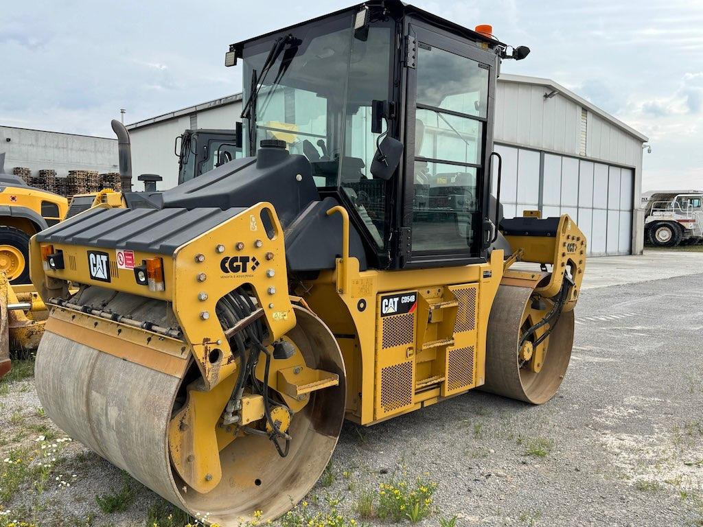 Caterpillar CD54B - Rouleau compresseur: photos 2 Caterpillar CD54B - Rouleau compresseur: photos 2