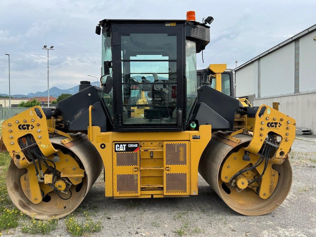 Caterpillar CD54B - Rouleau compresseur: photos 1 Caterpillar CD54B - Rouleau compresseur: photos 1