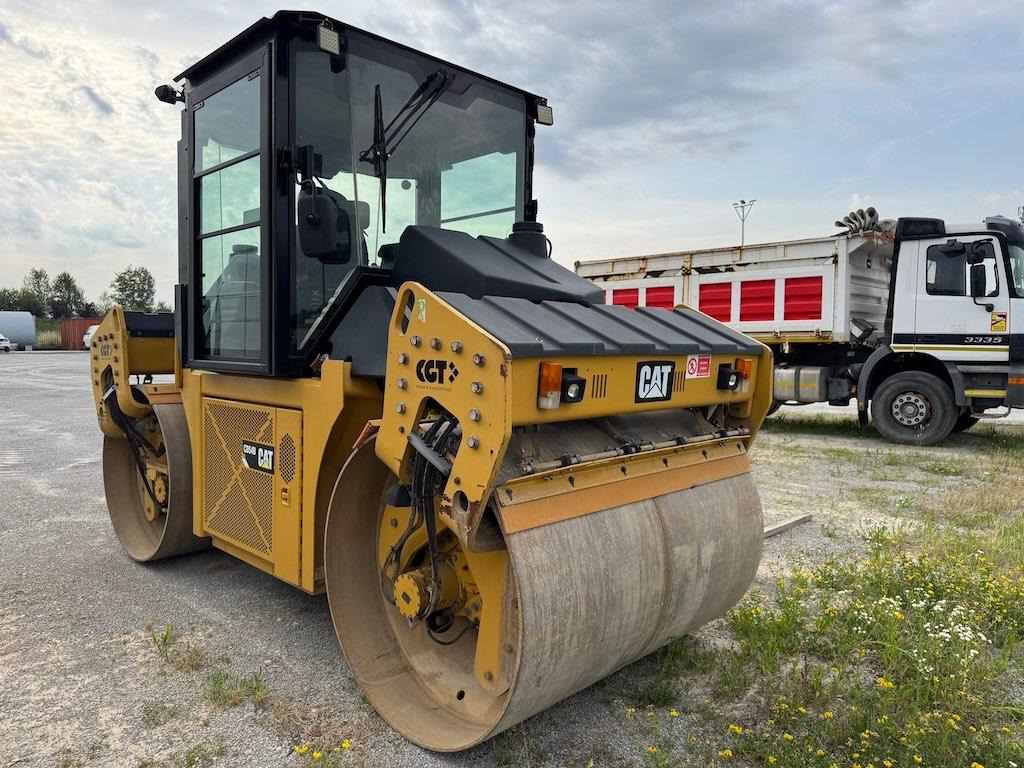 Caterpillar CD54B - Rouleau compresseur: photos 4 Caterpillar CD54B - Rouleau compresseur: photos 4