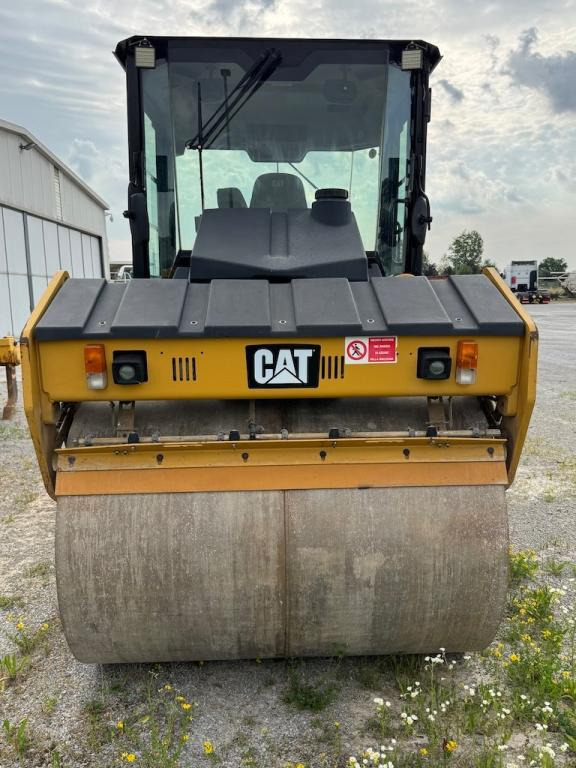 Caterpillar CD54B - Rouleau compresseur: photos 3 Caterpillar CD54B - Rouleau compresseur: photos 3