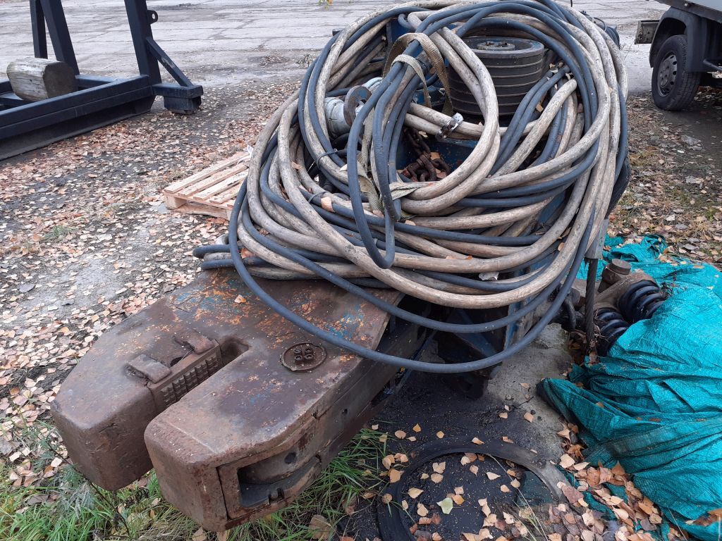 Wibromłot elektryczny TOMEN VM2-2000 do larsenów - Accessoire pour Engins de chantier: photos 1 Wibromłot elektryczny TOMEN VM2-2000 do larsenów - Accessoire pour Engins de chantier: photos 1