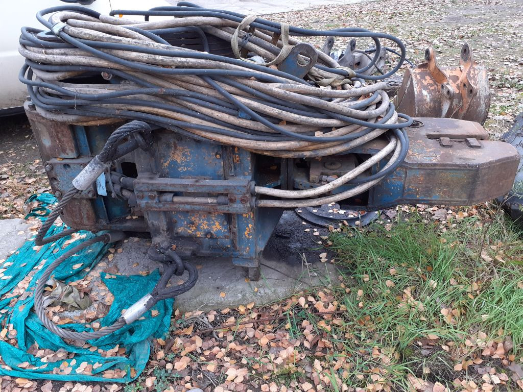 Wibromłot elektryczny TOMEN VM2-2000 do larsenów - Accessoire pour Engins de chantier: photos 4 Wibromłot elektryczny TOMEN VM2-2000 do larsenów - Accessoire pour Engins de chantier: photos 4