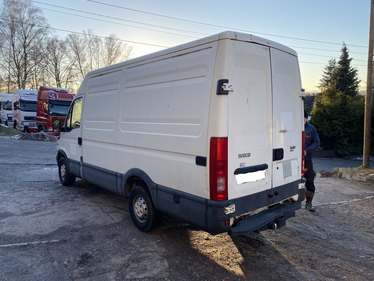 IVECO Daily 35S12 - Fourgon utilitaire: photos 3 IVECO Daily 35S12 - Fourgon utilitaire: photos 3