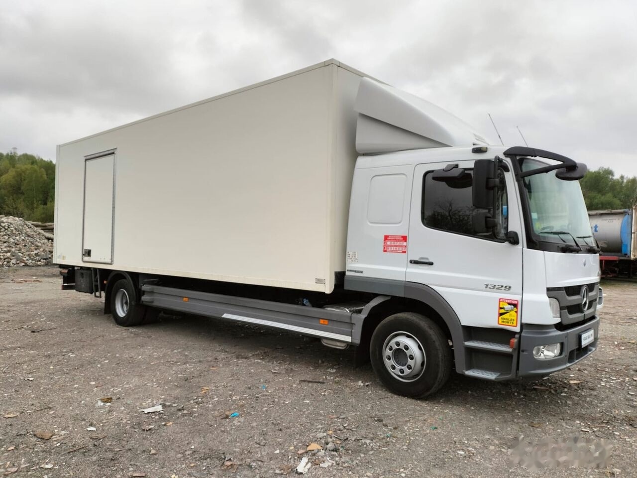 Mercedes-Benz ATEGO 1329 - Camion isothermique: photos 2 Mercedes-Benz ATEGO 1329 - Camion isothermique: photos 2
