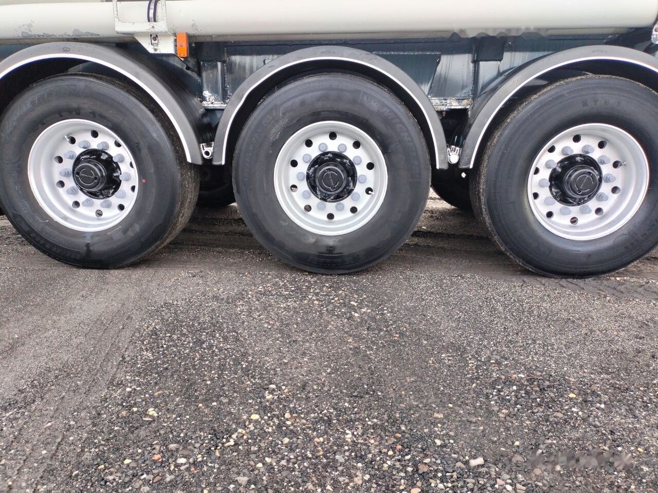 Semi-remorque citerne pour transport de carburant Trailor TX34: photos 14