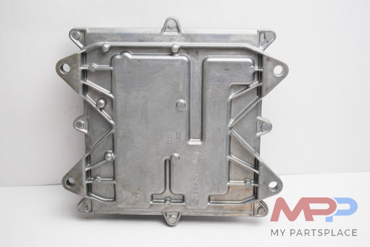 ECU Kubota V2403 - 1J456-59051. - Moteur: photos 2 ECU Kubota V2403 - 1J456-59051. - Moteur: photos 2