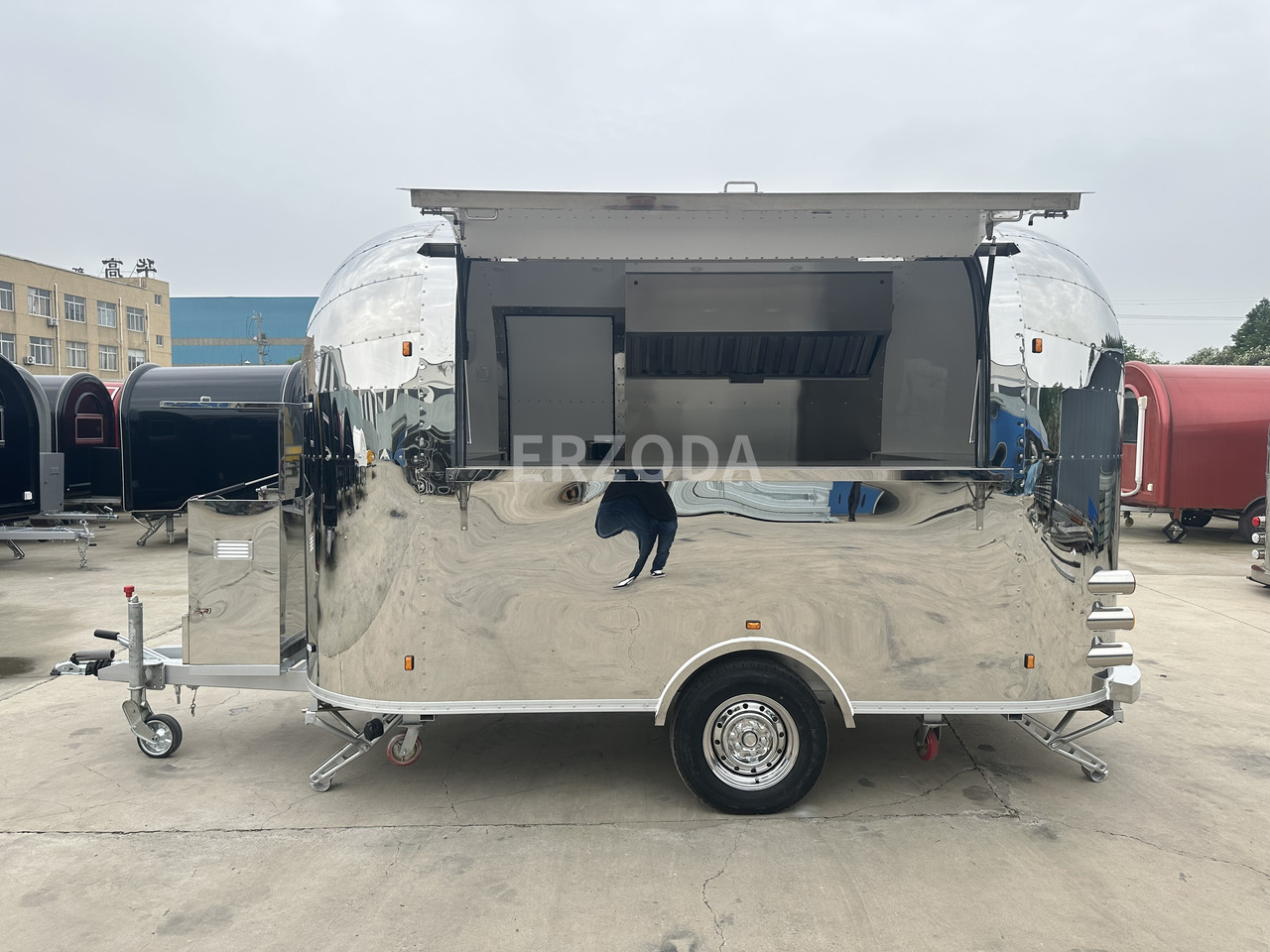 ERZODA food trailer/food truck/hamburger trailer - Remorque magasin: photos 1 ERZODA food trailer/food truck/hamburger trailer - Remorque magasin: photos 1