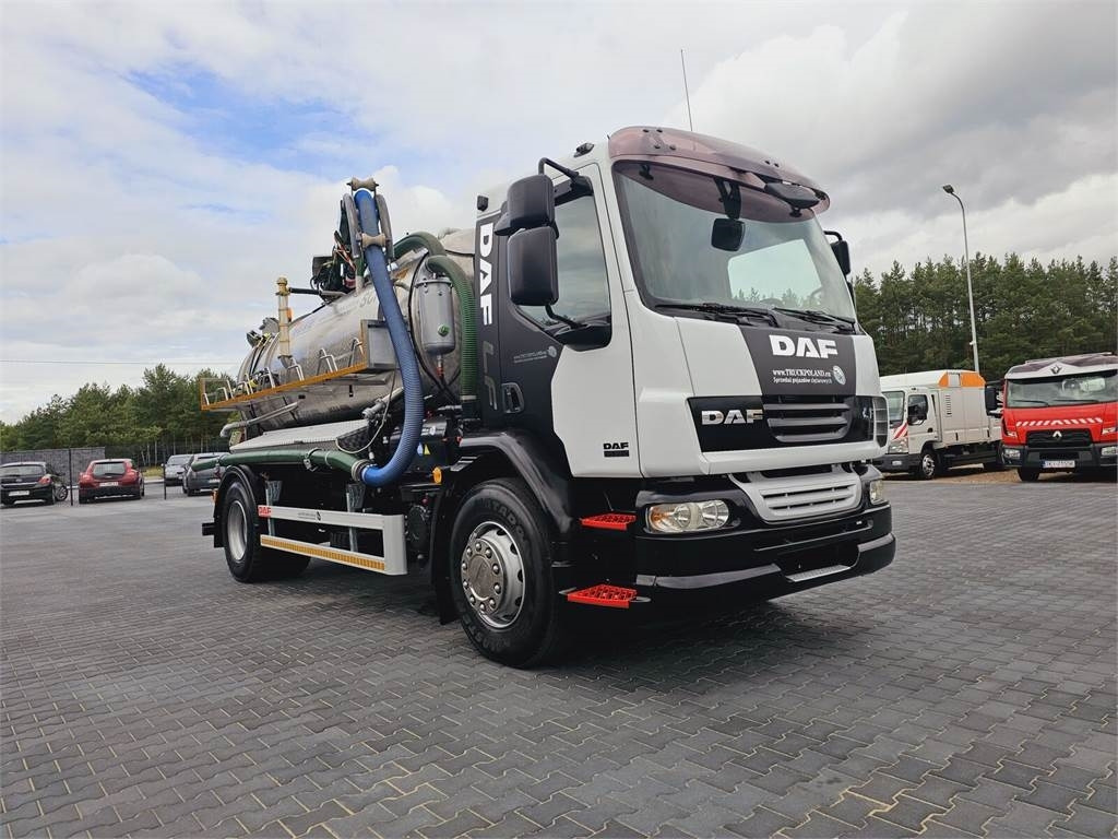 DAF WUKO SCK-4HW for collecting waste liquid separator - Camion hydrocureur: photos 2 DAF WUKO SCK-4HW for collecting waste liquid separator - Camion hydrocureur: photos 2