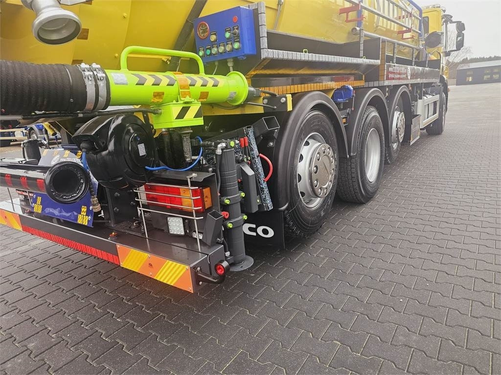 Iveco RAVO WUKO FOR CHANNEL CLEANING druck saug kanal - Camion hydrocureur: photos 3 Iveco RAVO WUKO FOR CHANNEL CLEANING druck saug kanal - Camion hydrocureur: photos 3