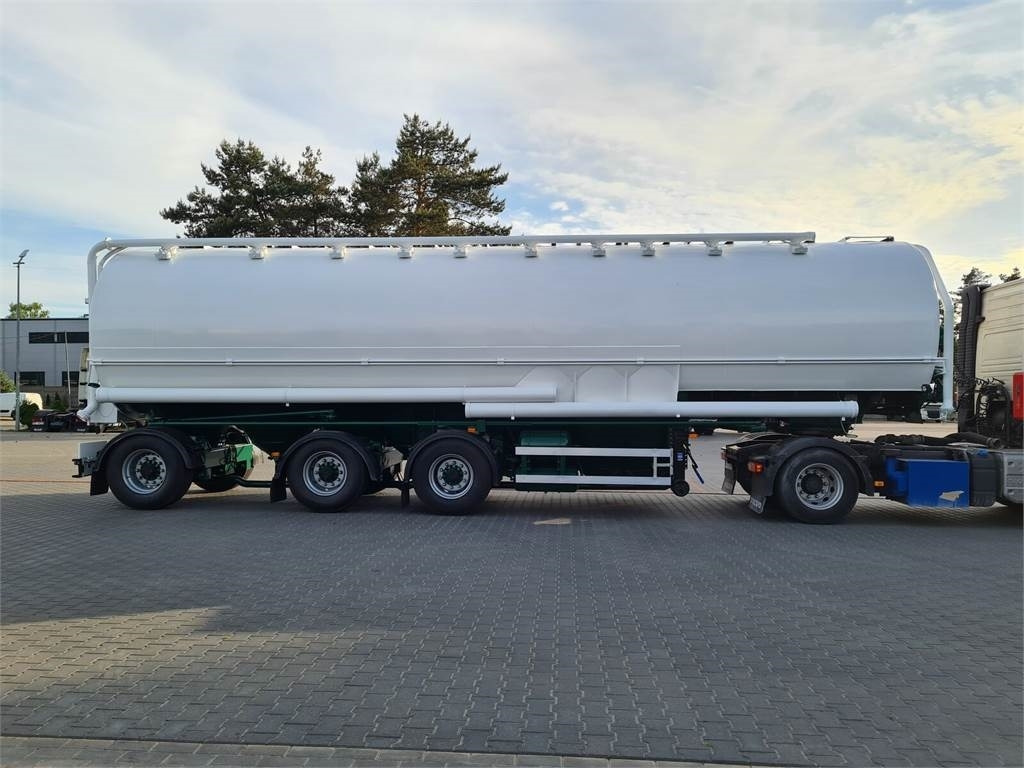 Lambrecht with suction WELGRO fodder, flour, wheat - Semi-remorque citerne: photos 3 Lambrecht with suction WELGRO fodder, flour, wheat - Semi-remorque citerne: photos 3