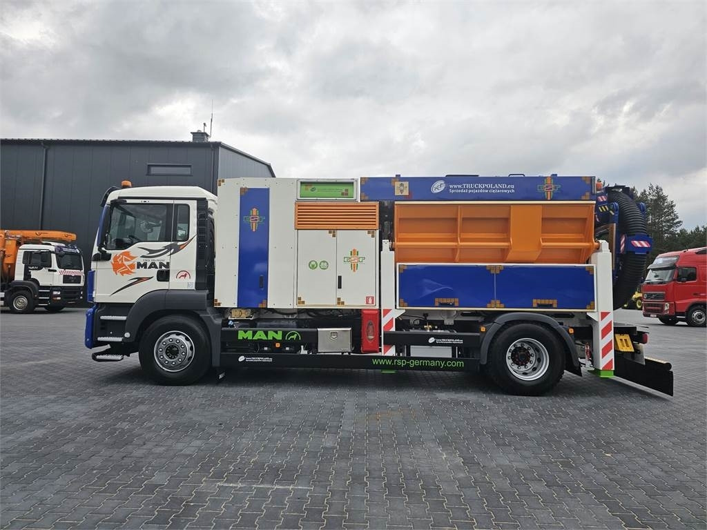 MAN RSP ESE 18/4-KM Saugbagger vacuum cleaner excavato - Camion hydrocureur: photos 4 MAN RSP ESE 18/4-KM Saugbagger vacuum cleaner excavato - Camion hydrocureur: photos 4